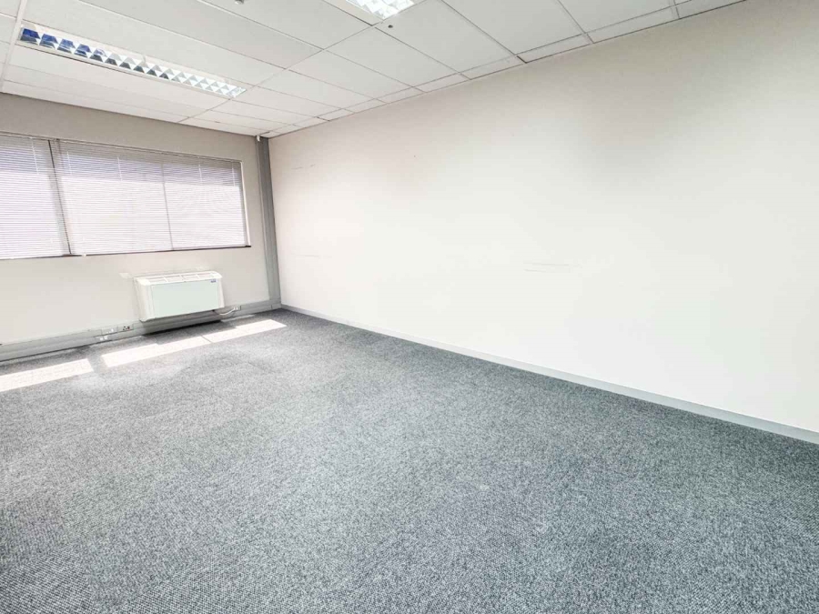 To Let Commercial Property for Rent in Mowbray Western Cape